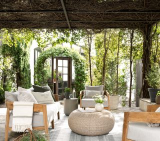 Styled_Outdoor_2